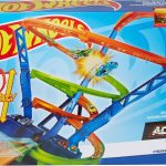 Hot Wheels Track Set and 1:64 Scale Toy Car, Spiral Race Track with Motorized Booster