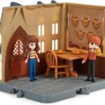 Wizarding World Magical Mini Three Broomsticks Playset-Ron & Hermione