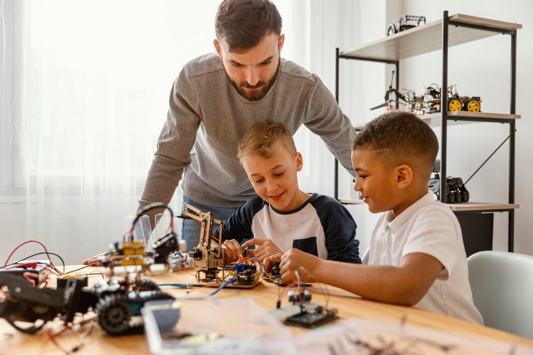 Father Sons Making Robot | Play and Dream Toys UAE